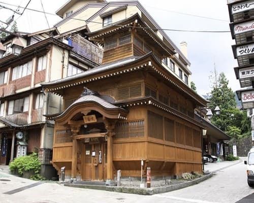 Nozawa Onsen Powder & Relaxation Ski Package